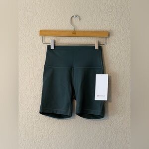 Lululemon Women’s Wunder Train High Rise Shorts 6” in Dark Forest, Sz 4